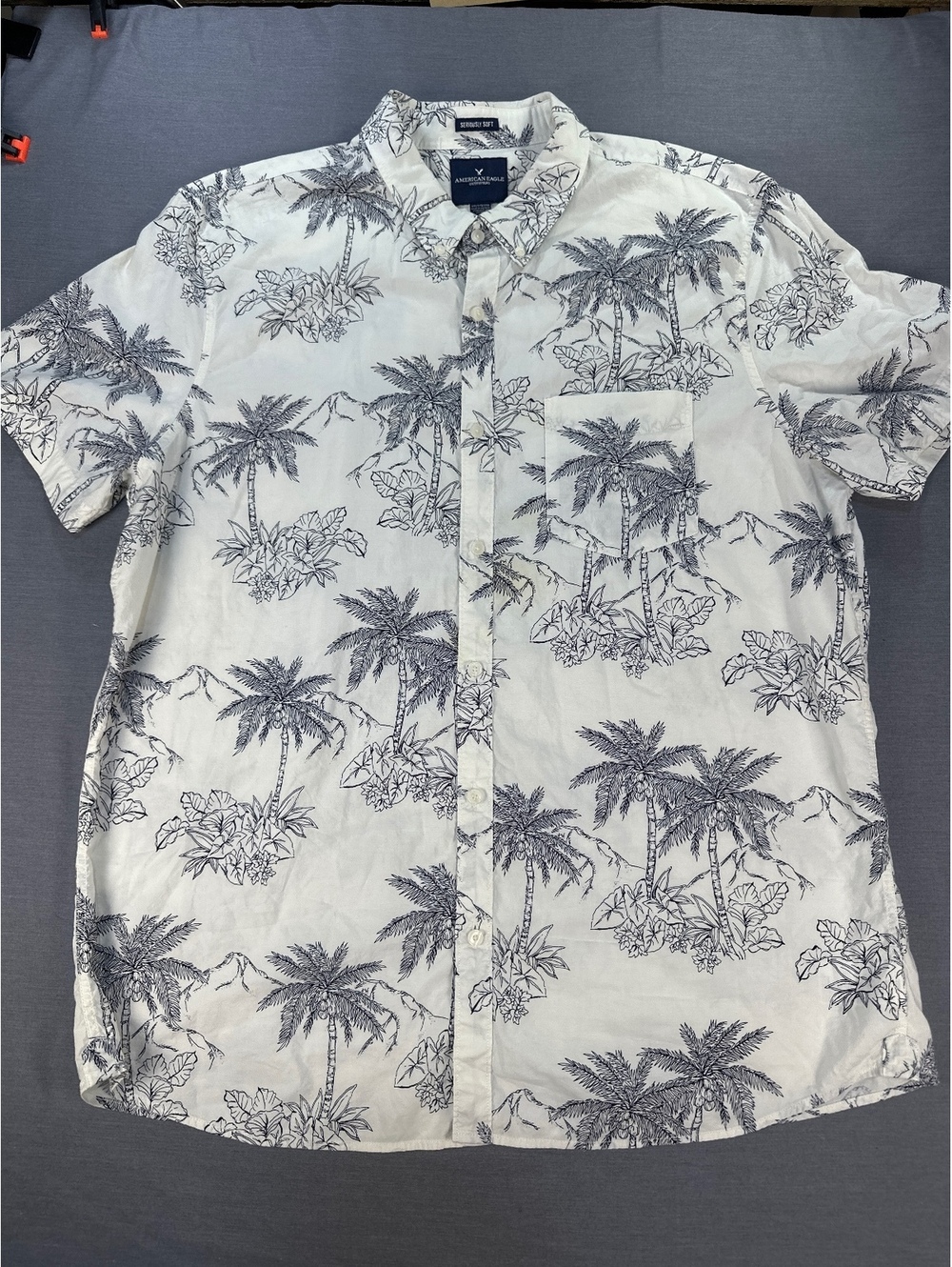 American Eagle Men Button-Up Shirt XXL White Palm Tree Print Regular Fit